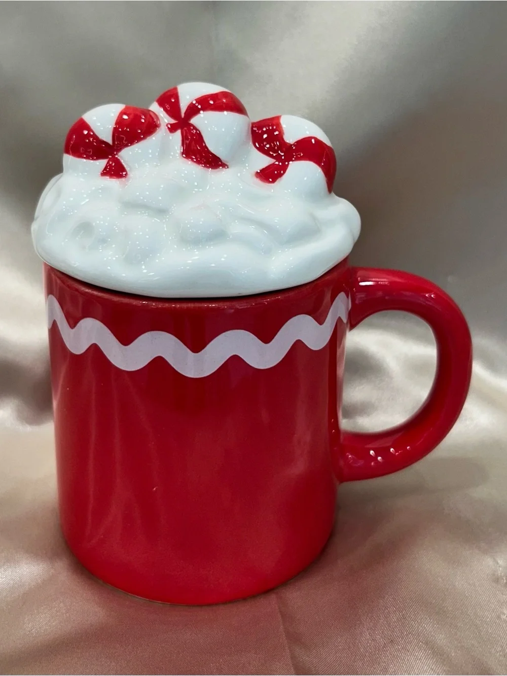 Festive Red Ceramic Holiday Candle Mug with Decorative Lid